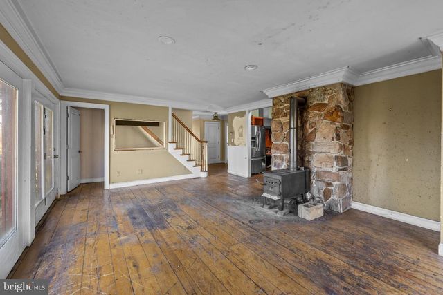 1728 VALLEY LN, Chester Springs, PA 19425