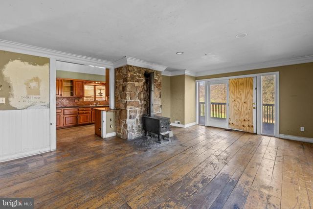 1728 VALLEY LN, Chester Springs, PA 19425