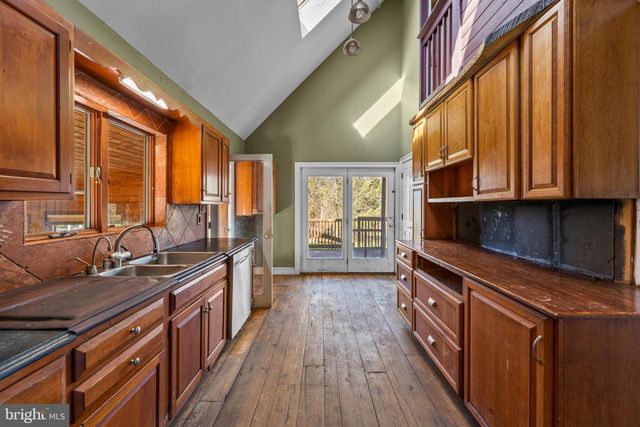 1728 VALLEY LN, Chester Springs, PA 19425