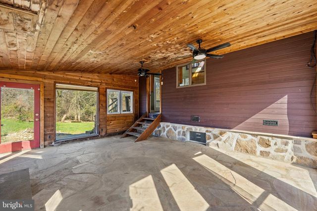 1728 VALLEY LN, Chester Springs, PA 19425