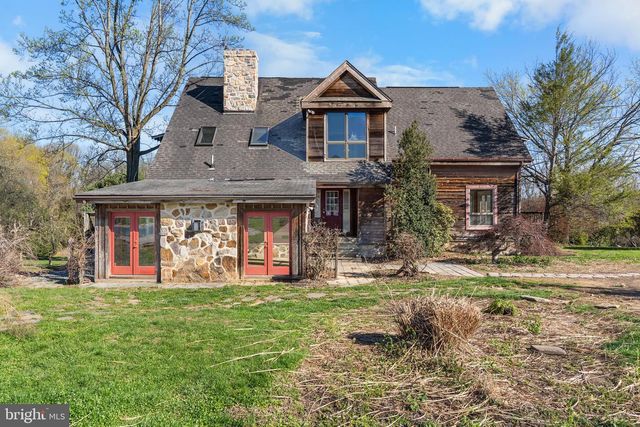 1728 VALLEY LN, Chester Springs, PA 19425