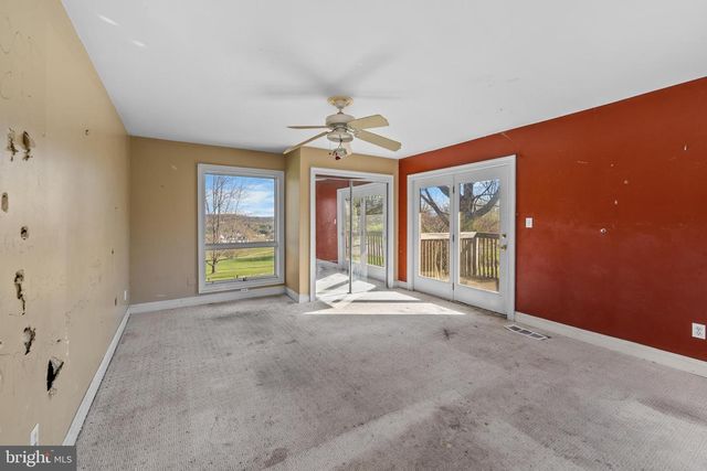 1728 VALLEY LN, Chester Springs, PA 19425