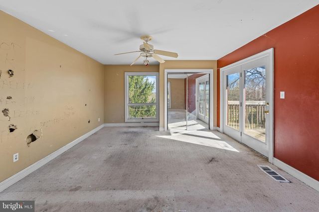 1728 VALLEY LN, Chester Springs, PA 19425