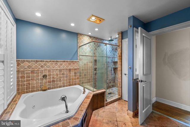 1728 VALLEY LN, Chester Springs, PA 19425