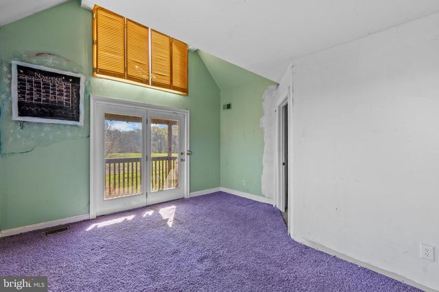 1728 VALLEY LN, Chester Springs, PA 19425