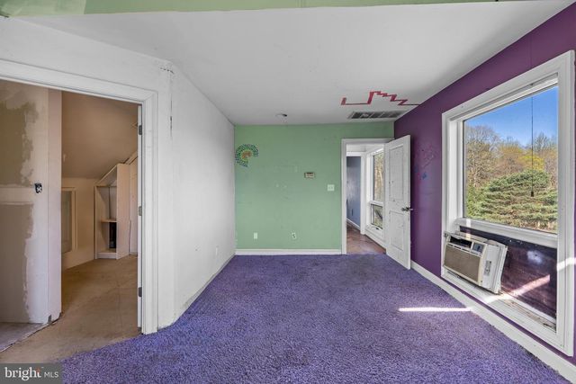 1728 VALLEY LN, Chester Springs, PA 19425