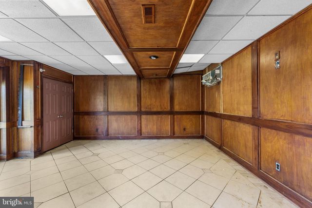 1728 VALLEY LN, Chester Springs, PA 19425