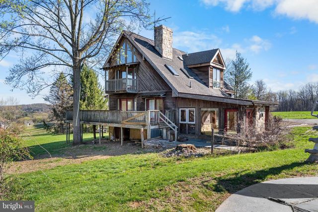 1728 VALLEY LN, Chester Springs, PA 19425