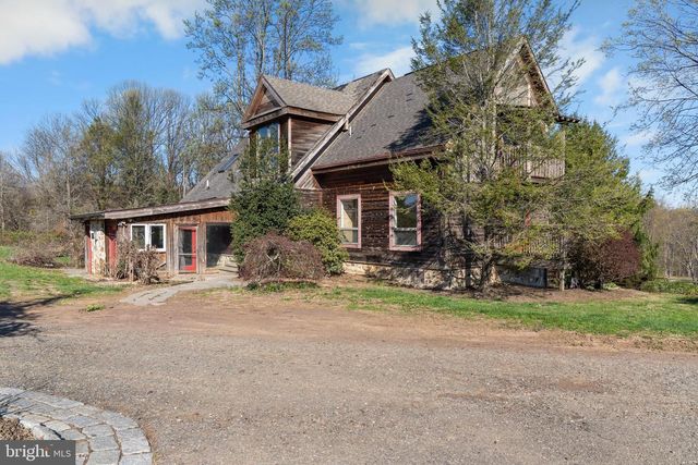 1728 VALLEY LN, Chester Springs, PA 19425