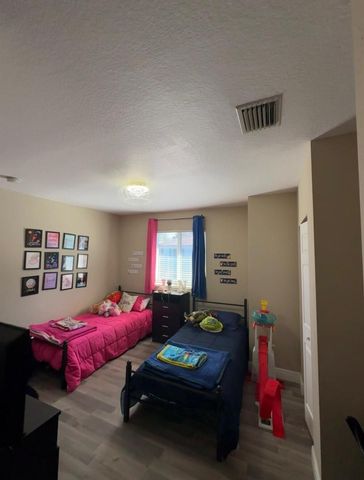 1966 Alamanda Way, Riviera Beach, FL 33404