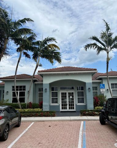 1966 Alamanda Way, Riviera Beach, FL 33404