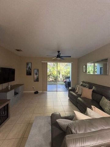 1966 Alamanda Way, Riviera Beach, FL 33404