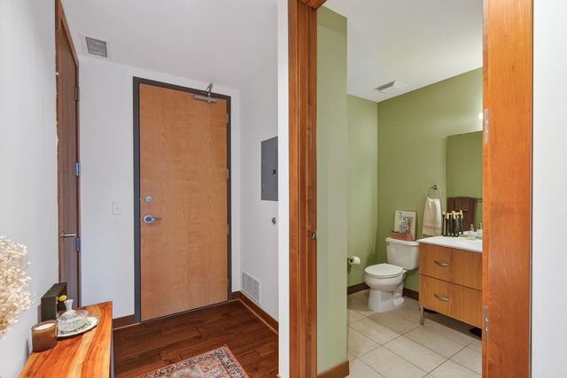 901 S 2nd Street 406, Minneapolis, MN 55415