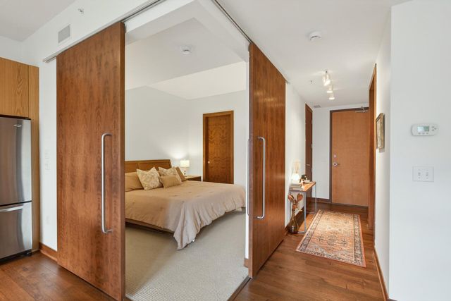 901 S 2nd Street 406, Minneapolis, MN 55415