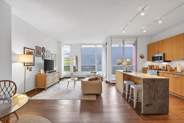 901 S 2nd Street 406, Minneapolis, MN 55415