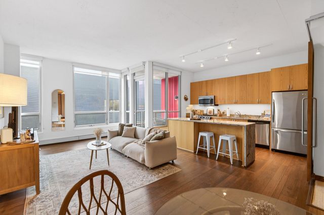 901 S 2nd Street 406, Minneapolis, MN 55415