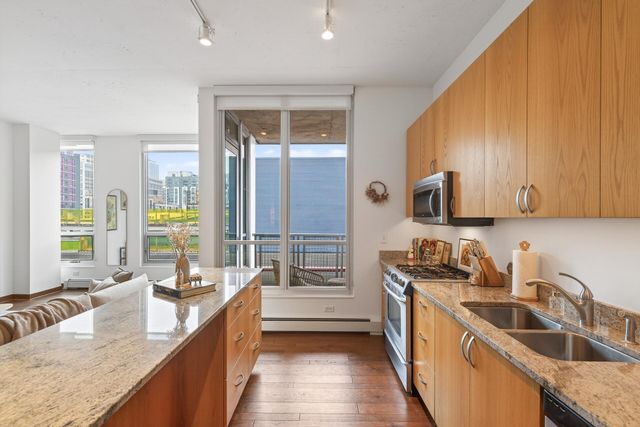 901 S 2nd Street 406, Minneapolis, MN 55415