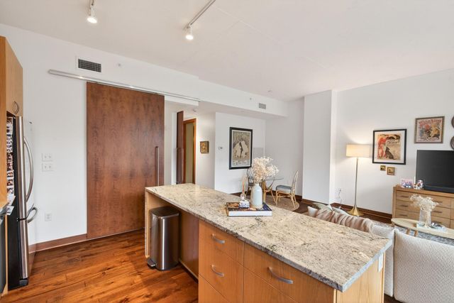 901 S 2nd Street 406, Minneapolis, MN 55415