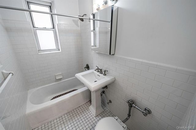 6565 Wetherole St Apt 5S, New York City, NY 11374