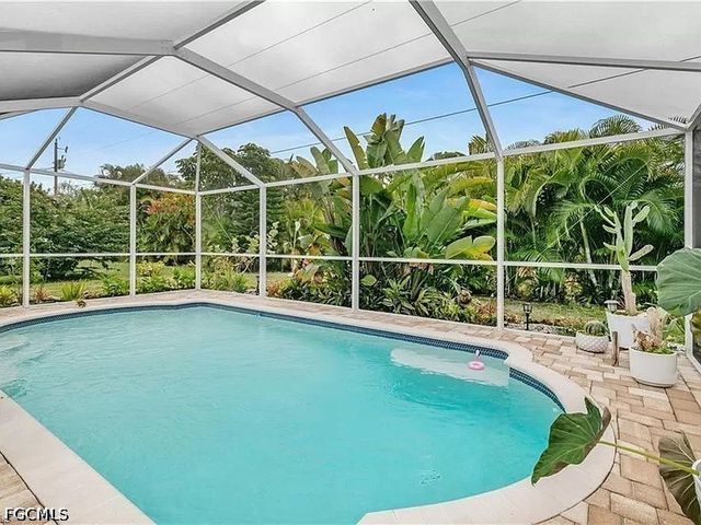 1306 SW 19th LN, Cape Coral, FL 33991