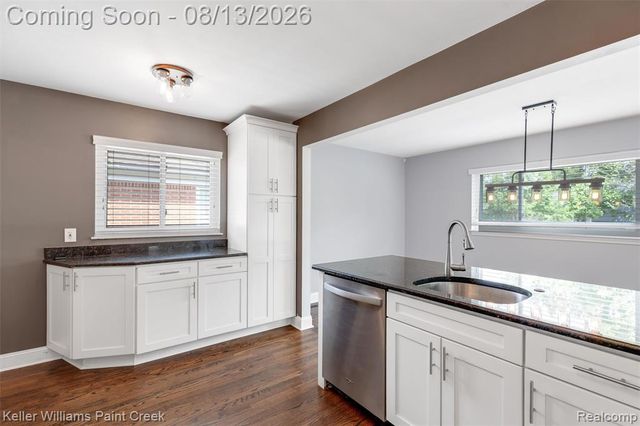 706 E Windemere Avenue, Royal Oak, MI 48073