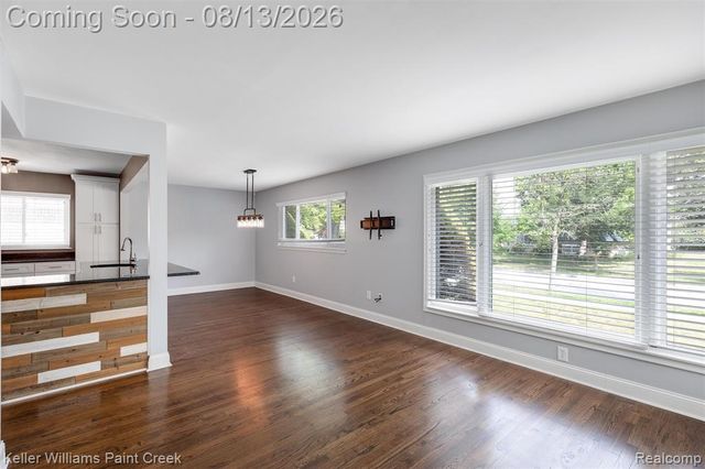 706 E Windemere Avenue, Royal Oak, MI 48073