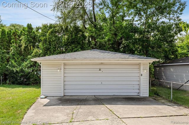 706 E Windemere Avenue, Royal Oak, MI 48073