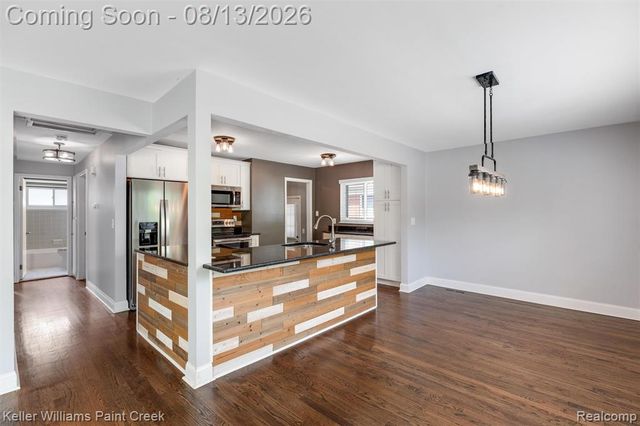706 E Windemere Avenue, Royal Oak, MI 48073