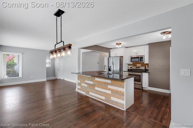 706 E Windemere Avenue, Royal Oak, MI 48073