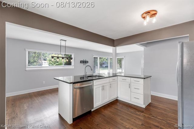 706 E Windemere Avenue, Royal Oak, MI 48073