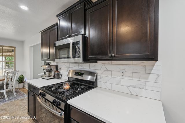1908 Central Ridge Drive, Southaven, MS 38671