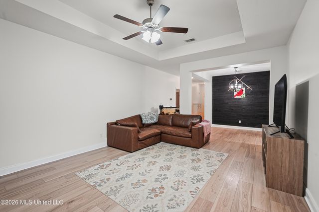 1908 Central Ridge Drive, Southaven, MS 38671