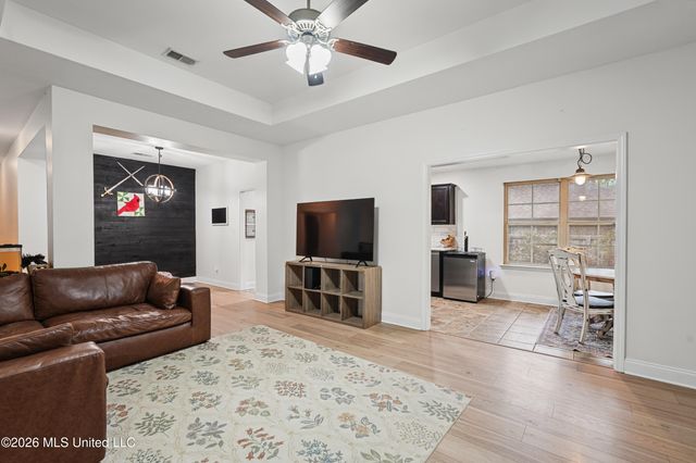 1908 Central Ridge Drive, Southaven, MS 38671