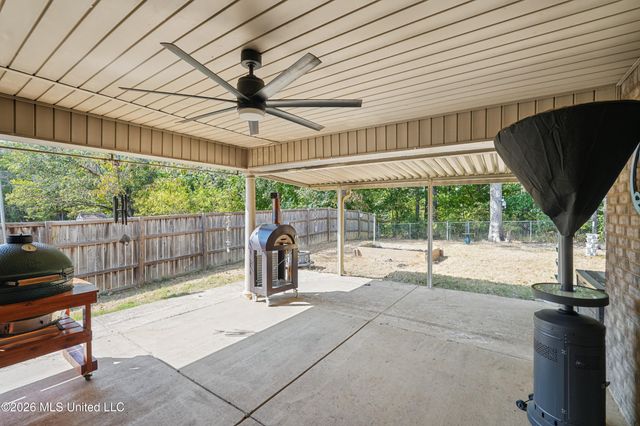 1908 Central Ridge Drive, Southaven, MS 38671