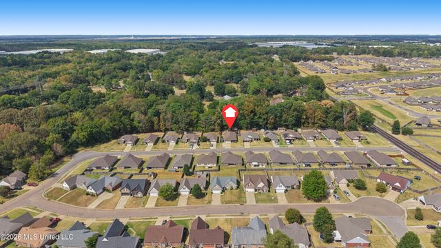 1908 Central Ridge Drive, Southaven, MS 38671