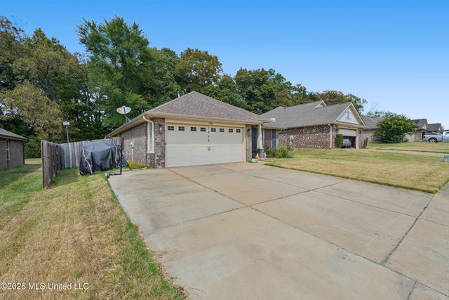 1908 Central Ridge Drive, Southaven, MS 38671