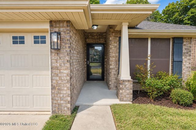 1908 Central Ridge Drive, Southaven, MS 38671