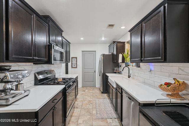1908 Central Ridge Drive, Southaven, MS 38671