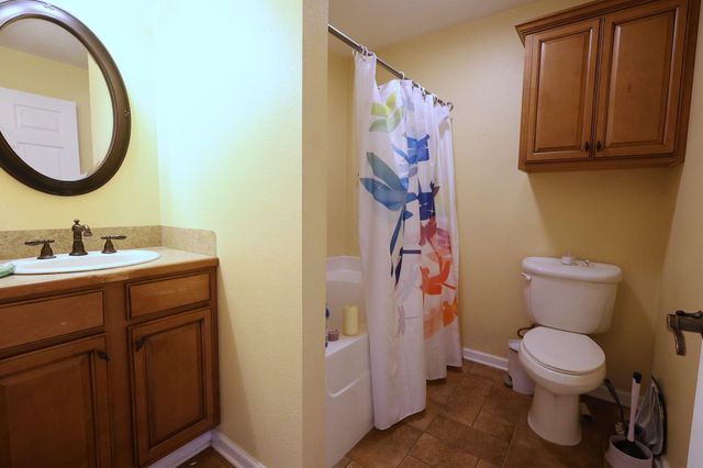 524 Oakwood Dr, Houma, LA 70363