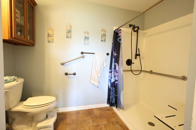 524 Oakwood Dr, Houma, LA 70363