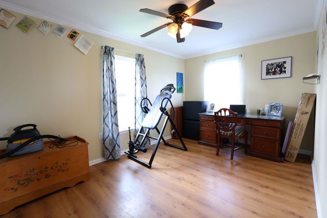 524 Oakwood Dr, Houma, LA 70363