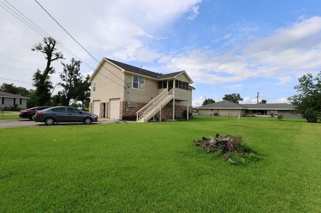 524 Oakwood Dr, Houma, LA 70363