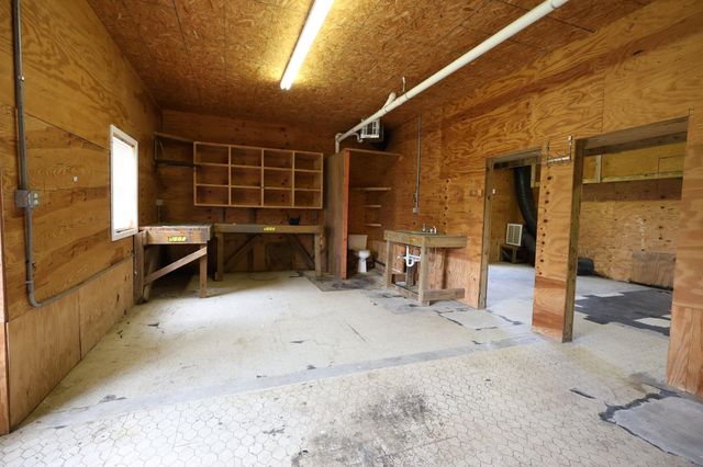 524 Oakwood Dr, Houma, LA 70363