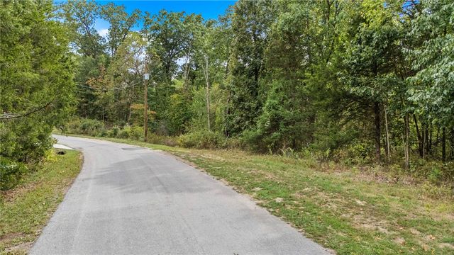 Seaton Drive, Bella Vista, AR 72714
