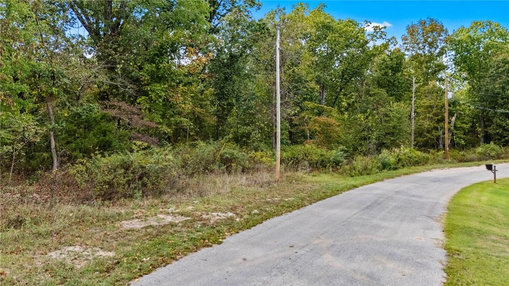 Seaton Drive, Bella Vista, AR 72714