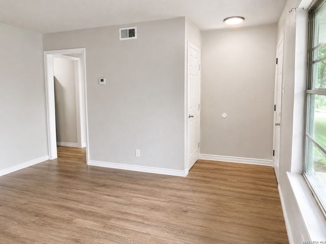 5115 CORAL MIST ST, Kirby, TX 78219