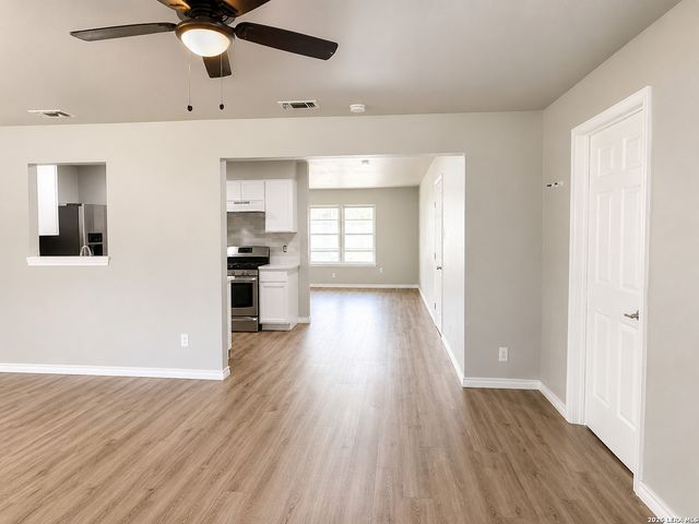 5115 CORAL MIST ST, Kirby, TX 78219