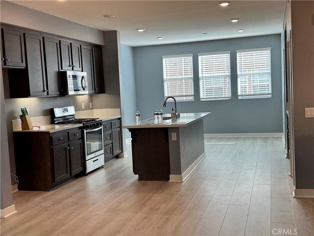 Image 7 of property listing at 12745 Watt Lane B, Sylmar, CA 91342