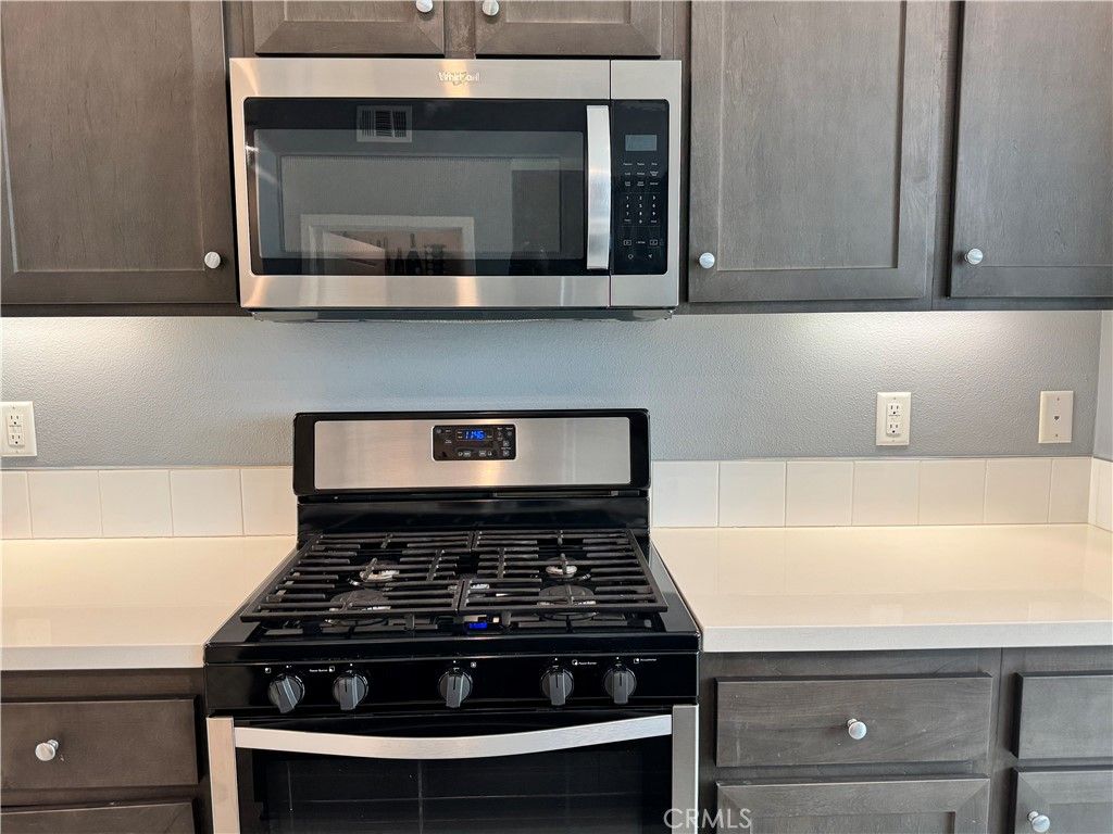 Image 8 of property listing at 12745 Watt Lane B, Sylmar, CA 91342