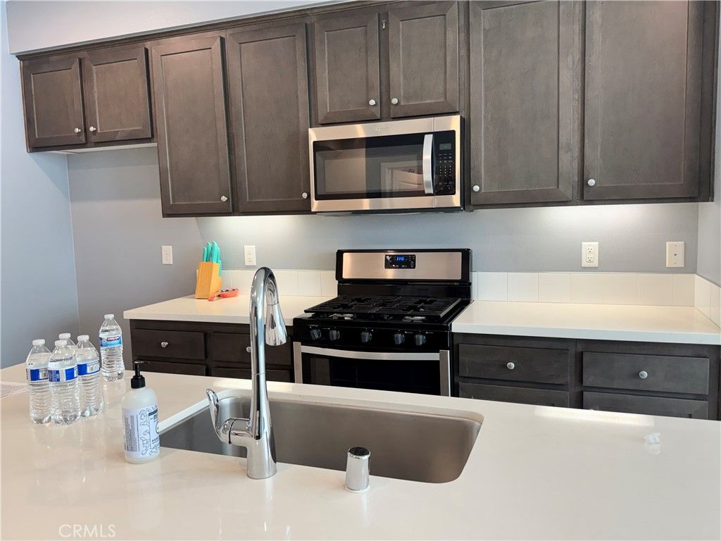 Image 9 of property listing at 12745 Watt Lane B, Sylmar, CA 91342